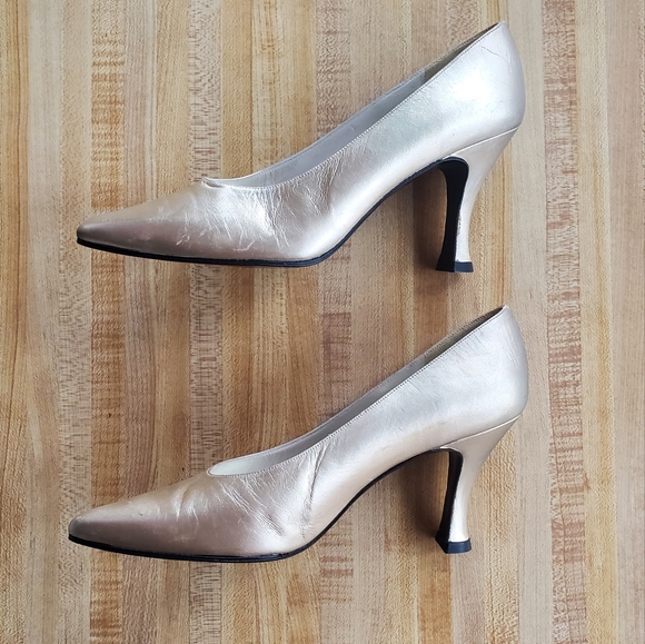 Stuart Weitzman Low Chunky Heels - Picture 5 of 8